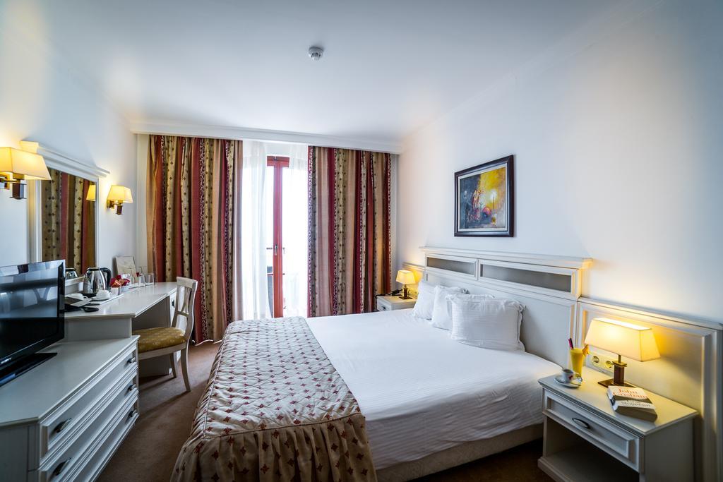 Helena Vip Villas And Suites Сонячний Берег Екстер'єр фото
