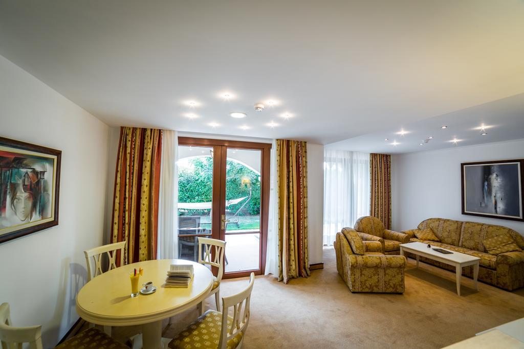 Helena Vip Villas And Suites Сонячний Берег Екстер'єр фото