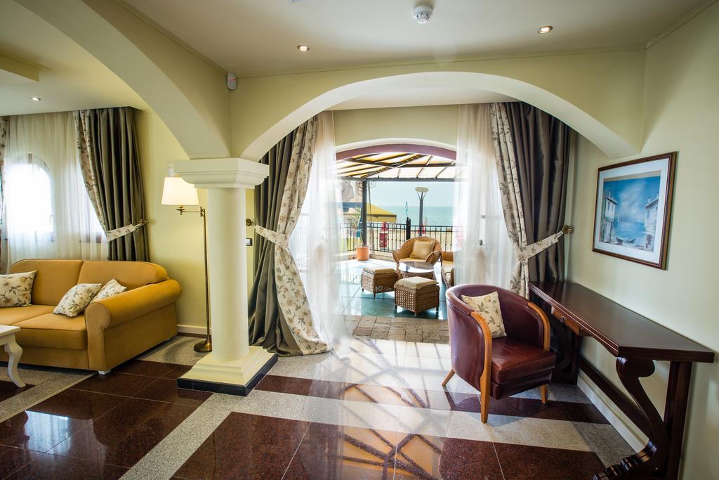 Helena Vip Villas And Suites Сонячний Берег Екстер'єр фото