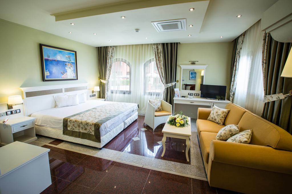 Helena Vip Villas And Suites Сонячний Берег Екстер'єр фото