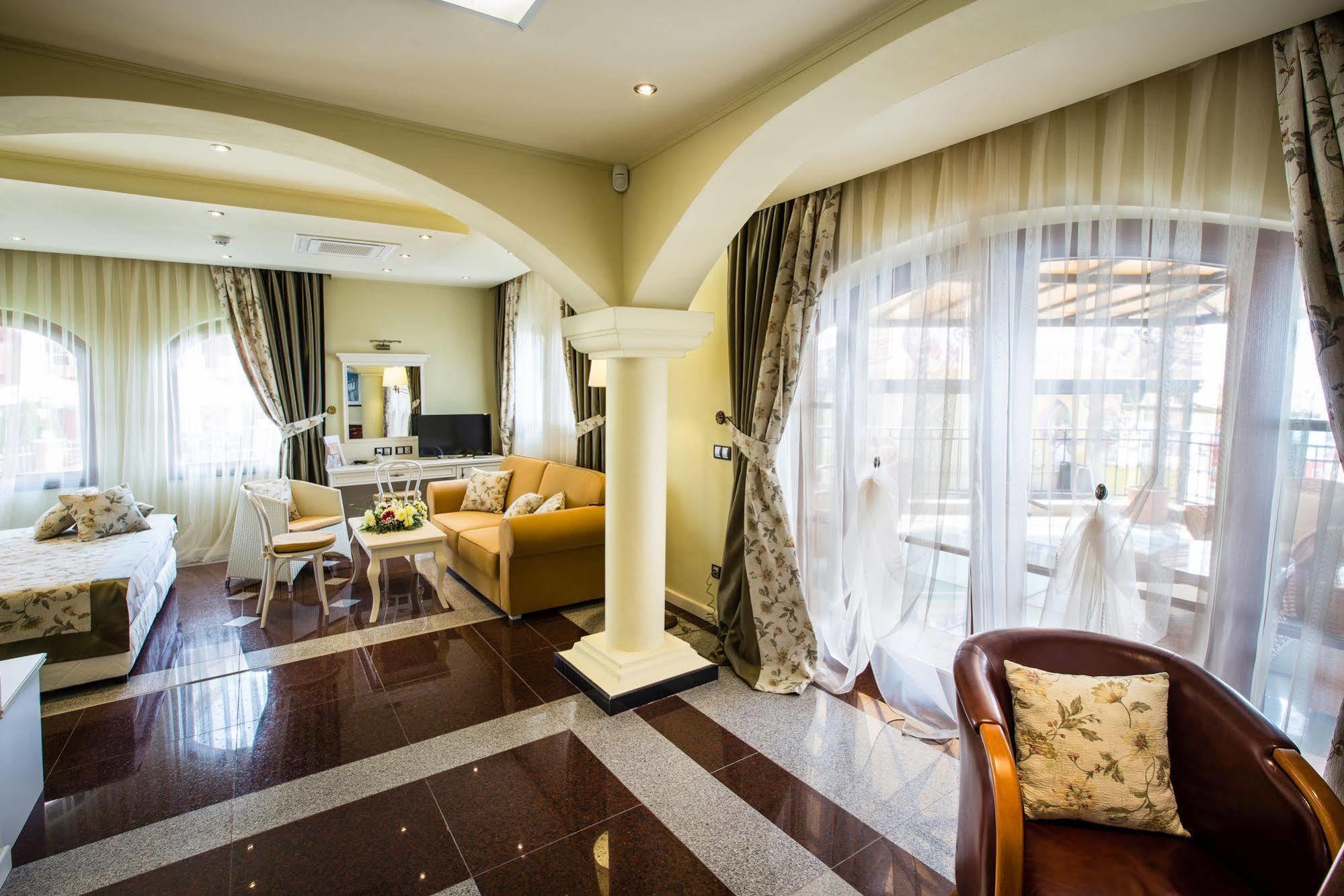 Helena Vip Villas And Suites Сонячний Берег Екстер'єр фото